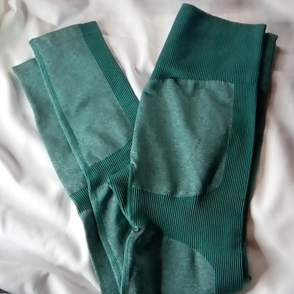 Megara Seamless Legging With Striped Panels - Green - Picture 2 of 2